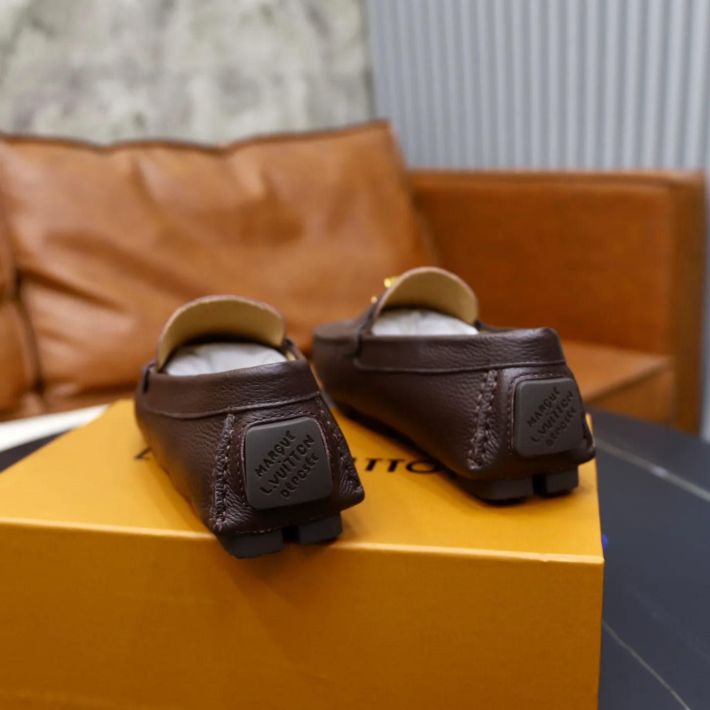 Ex-factory price: 480💰【LV】Louis Vuitton ⚠️High-end men’s driving and pedal series ⚠️38-44 (customized for 45) ⚠️All original cowhide leather! Thick and soft! Made entirely of calfskin lining! Rubber sheet anti-slip beanie sole! Three-dimensional package technology! Fashionable and classic! Handicrafts! Original high quality! Feel free to compare!